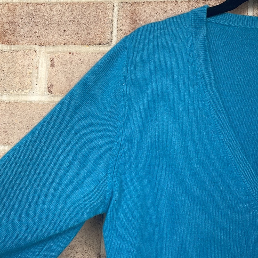 Teal Cashmere V-Neck Knit Sweater - Picture 3 of 7